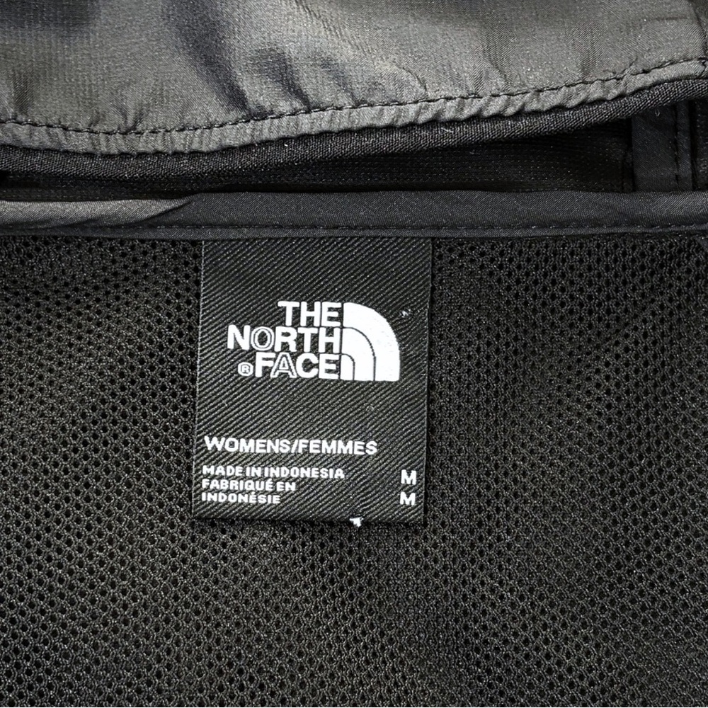 The North Face Women’s Flyweight Hoodie - Picture 11 of 15